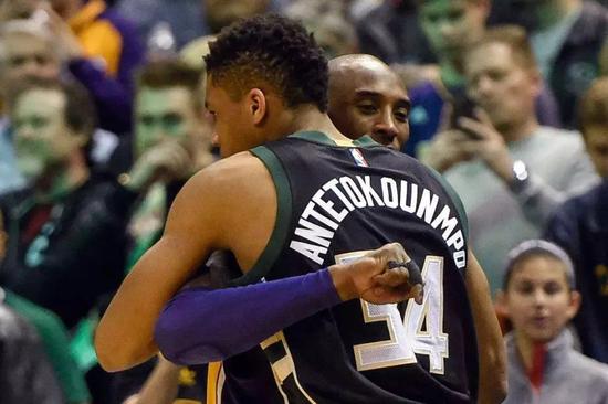 贝纳蒂亚：我和德布劳内谈过，但当时他已接近签约那不勒斯了（贝纳蒂亚：与德布劳内有过对话，但他当时已接近加盟那不勒斯）