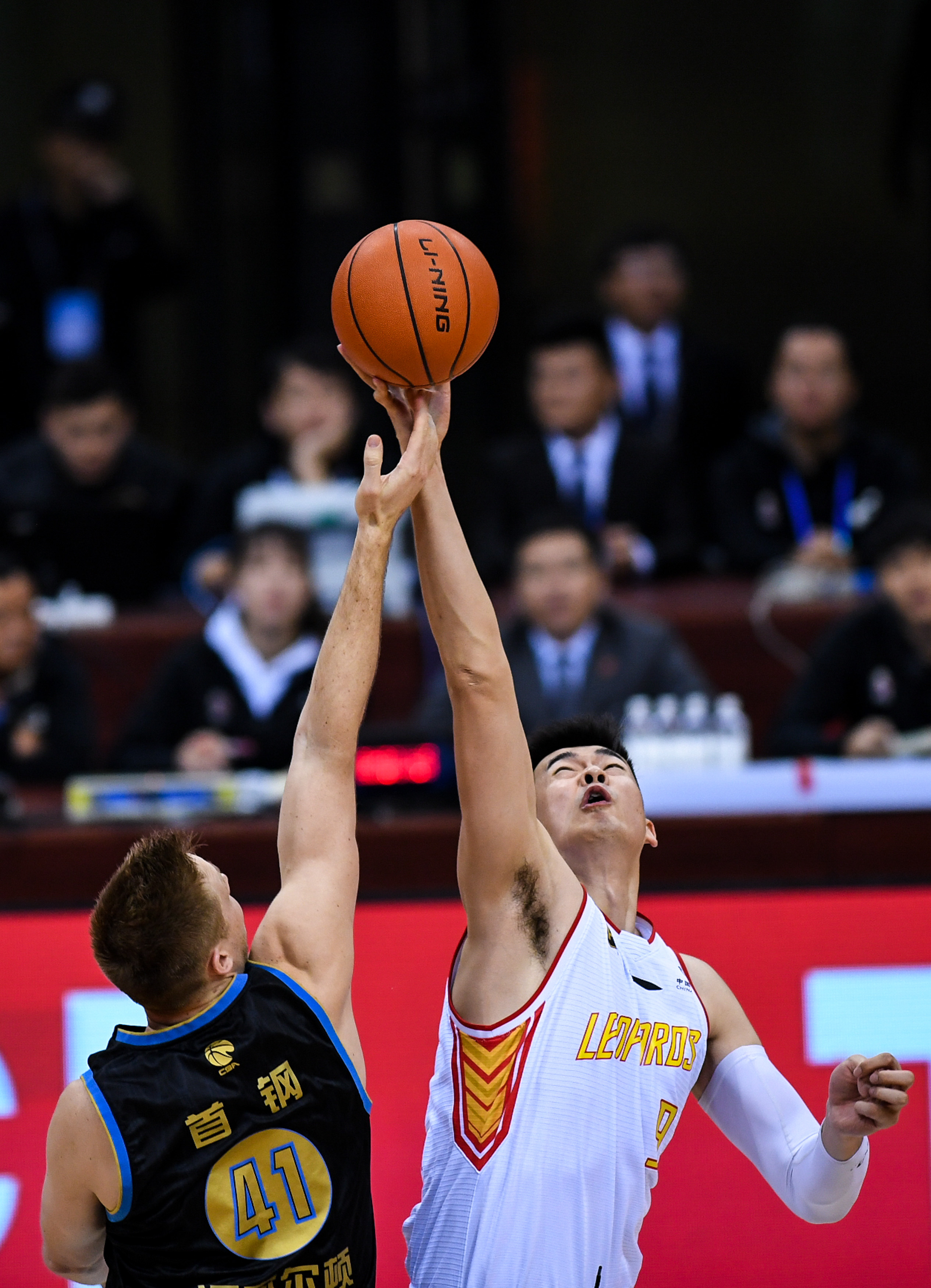 西海岸投资人：现在急需有企业参与我们的股改，减轻投资压力（西海岸投资人：亟需企业参与股改以缓解资金压力）