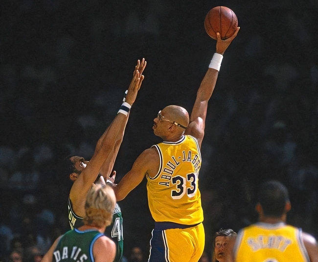 大范：不上场的球员想做领袖只能像哈斯勒姆，一直效力一队（大范：不出场也想当领袖？只能学哈斯勒姆，一队干到退役）