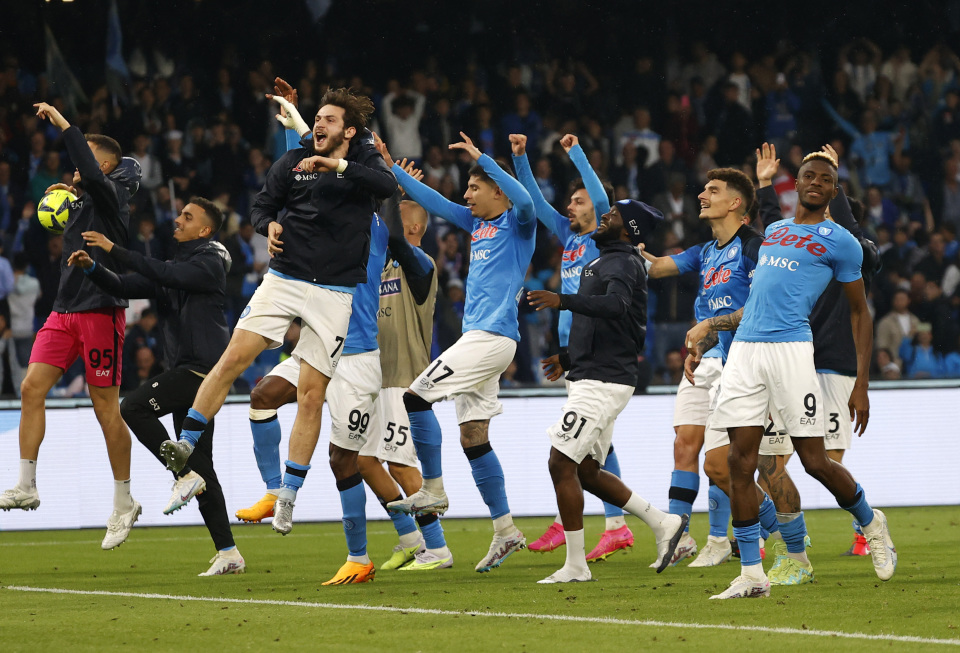 26届状元热门！小布泽尔今日18+15+5，带领杜克豪取十连胜（2026届状元大热！小布泽尔轰18+15+5，助杜克豪取十连胜）