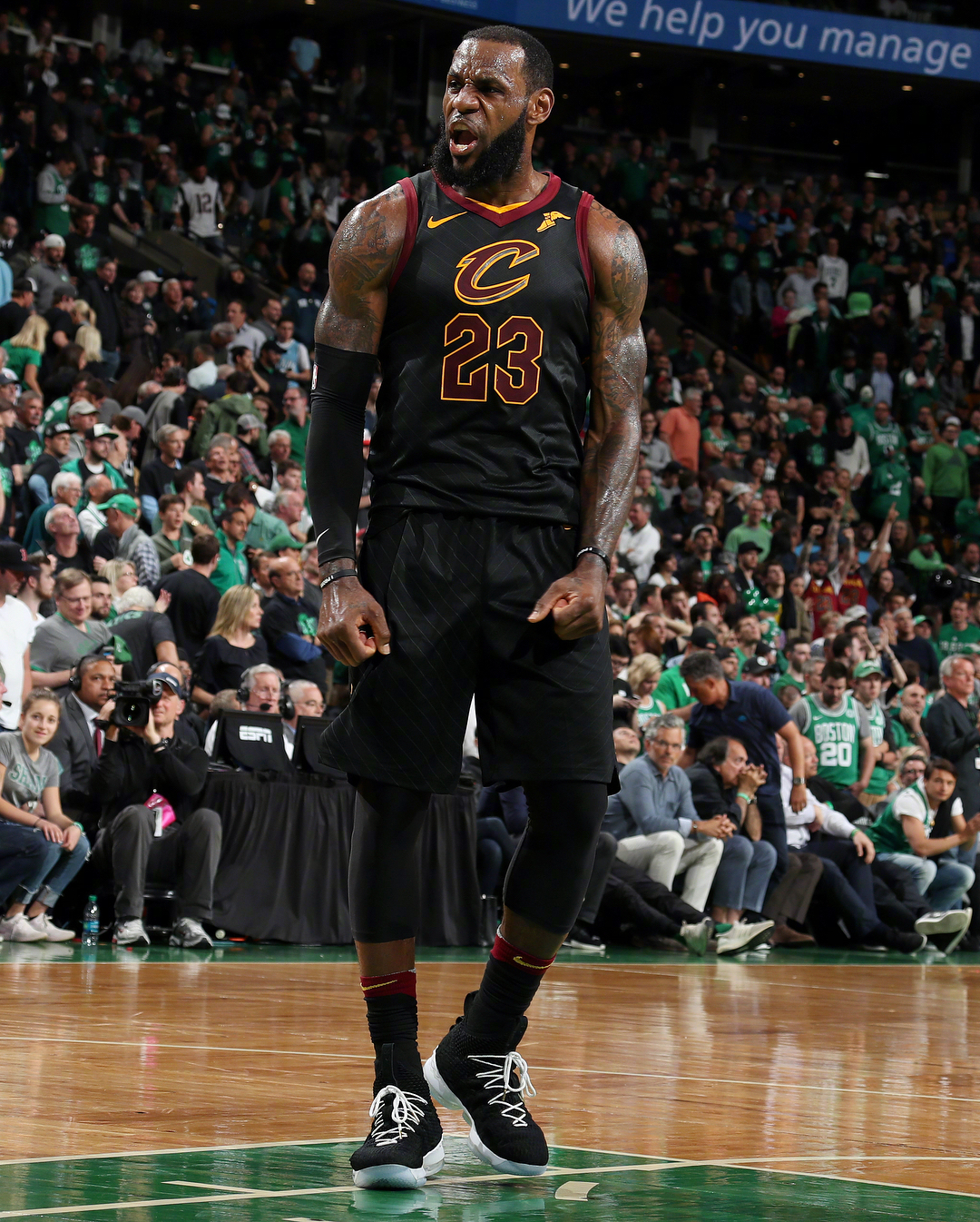 卡梅隆·约翰逊遭遇伤病，掘金前景受影响（卡梅隆·约翰逊伤退，掘金前景堪忧）