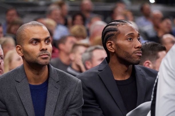 斯普利特：我们正在练习不同的防守策略，大家精神状态都很好（斯普利特：多套防守方案同步演练，球队士气正佳）