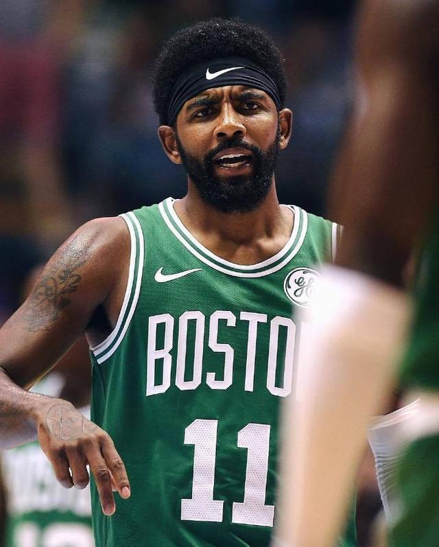 当选中甲最佳教练，李金羽：我并不是很看重，还是要脚踏实地（获评甲级最佳教练，李金羽：看淡荣誉，继续脚踏实地）