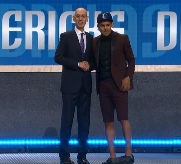 莫雷托：米兰没考虑签回蒂亚戈-席尔瓦，弗鲁米嫩塞也不想卖（莫雷托：米兰无意回购蒂亚戈-席尔瓦，弗鲁米嫩塞也不打算放人）