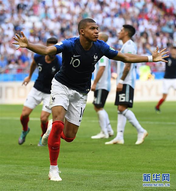 普里查德第三节10投8中，得到19分2篮板3助攻（普里查德第三节火力全开：10投8中砍下19分外加2篮板3助攻）