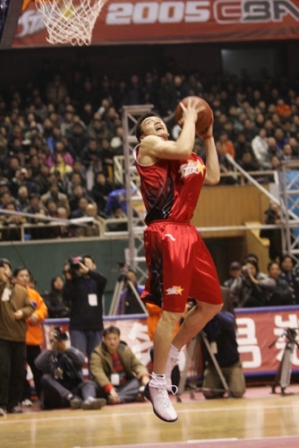 CIES列2021年来转会盈利榜：法鹰2.86亿欧居首，布莱顿第二（CIES公布2021年至今转会盈利排名：法鹰以2.86亿欧领跑，布莱顿第2）