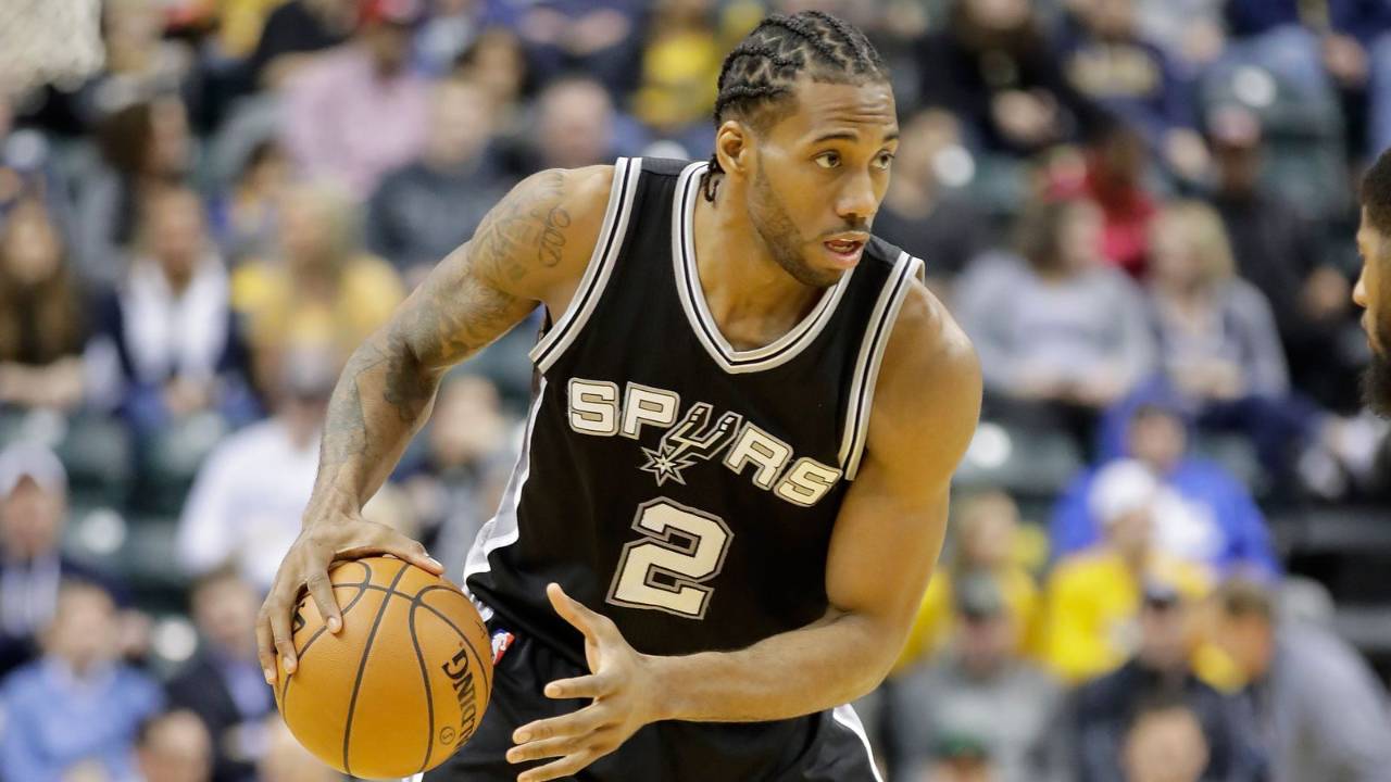 图片报：法兰克福解雇队医，因其在球队下榻酒店治疗对手球员（图片报：法兰克福解聘队医，因在球队驻地为对手球员诊治）