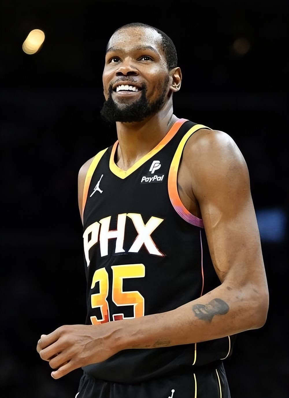 马德兴：U18国足11月将与吉尔吉斯斯坦U18进行两场内部热身赛（马德兴：国青U18队11月将与吉尔吉斯斯坦U18进行两场封闭热身赛）