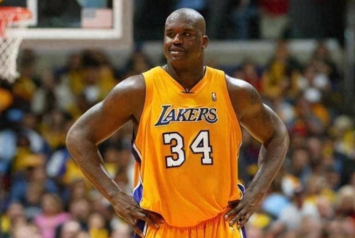 江苏男篮官方定妆照亮相，展现新赛季新风貌（江苏男篮发布官方定妆照，彰显新赛季新气象）