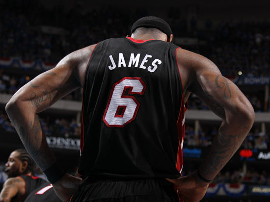 半场战报：毕尔巴鄂竞技1-0皇家奥维耶多，尼科-威廉斯建功（半场快讯：毕尔巴鄂竞技1-0皇家奥维耶多，尼科-威廉斯先下一城）