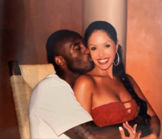 西媒：马耳他球场草坪糟糕引发莱万不满，或影响其发挥（西媒：马耳他球场草皮欠佳致莱万不满，恐影响其发挥）