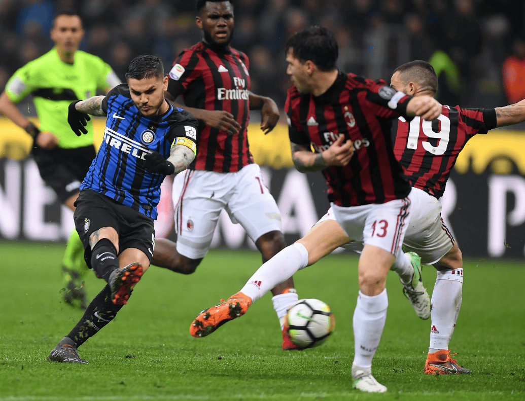 庆祝欧洲杯夺冠，英格兰女足前锋凯莉在伦敦街头跳舞（英格兰女足前锋凯莉伦敦街头起舞，庆祝欧洲杯夺冠）