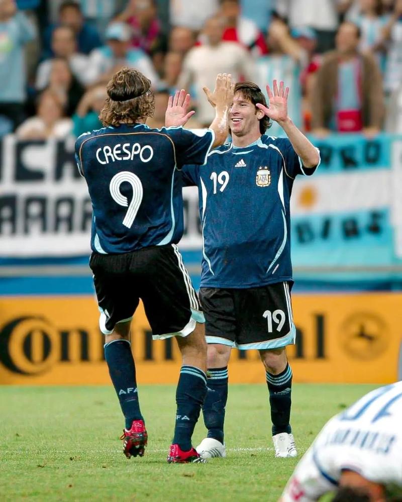 篮网遭遇伤病侵袭 波特因伤缺战76人 萨拉夫复出在即（篮网伤情再起：波特缺席战76人，萨拉夫即将回归）