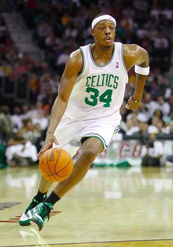 时报：曼城只想纯租借埃切韦里，罗马对这种方式并不信服（时报：曼城倾向只租不买引进埃切韦里，罗马对此存疑）