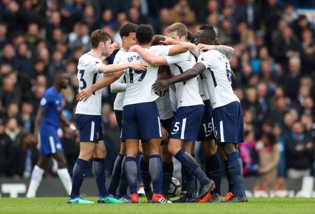 中超：武汉三镇主场1-0小胜上海申花（中超：武汉三镇坐镇主场1比0力克上海申花）